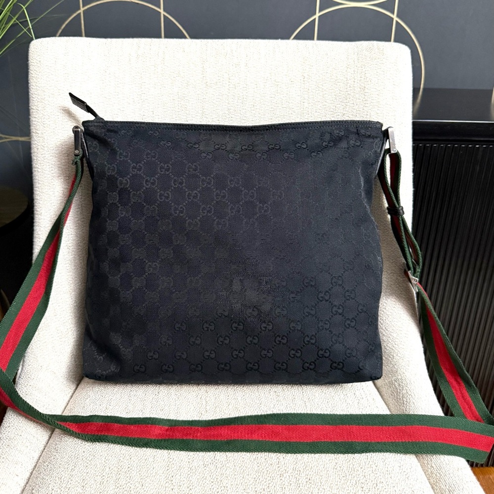 Gucci authentic black monogram canvas messanger bag unisex ribbon strap - Picture 9 of 16